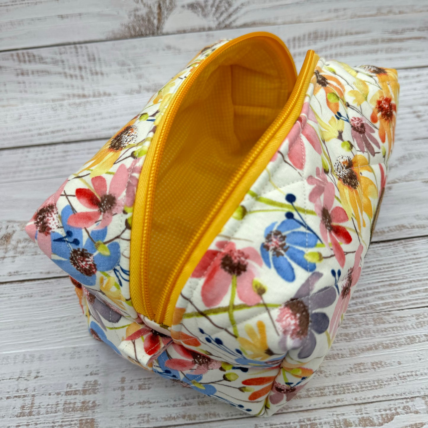 Watercolor Daises - Quilted Boxy Bag - Cosmetic Bag
