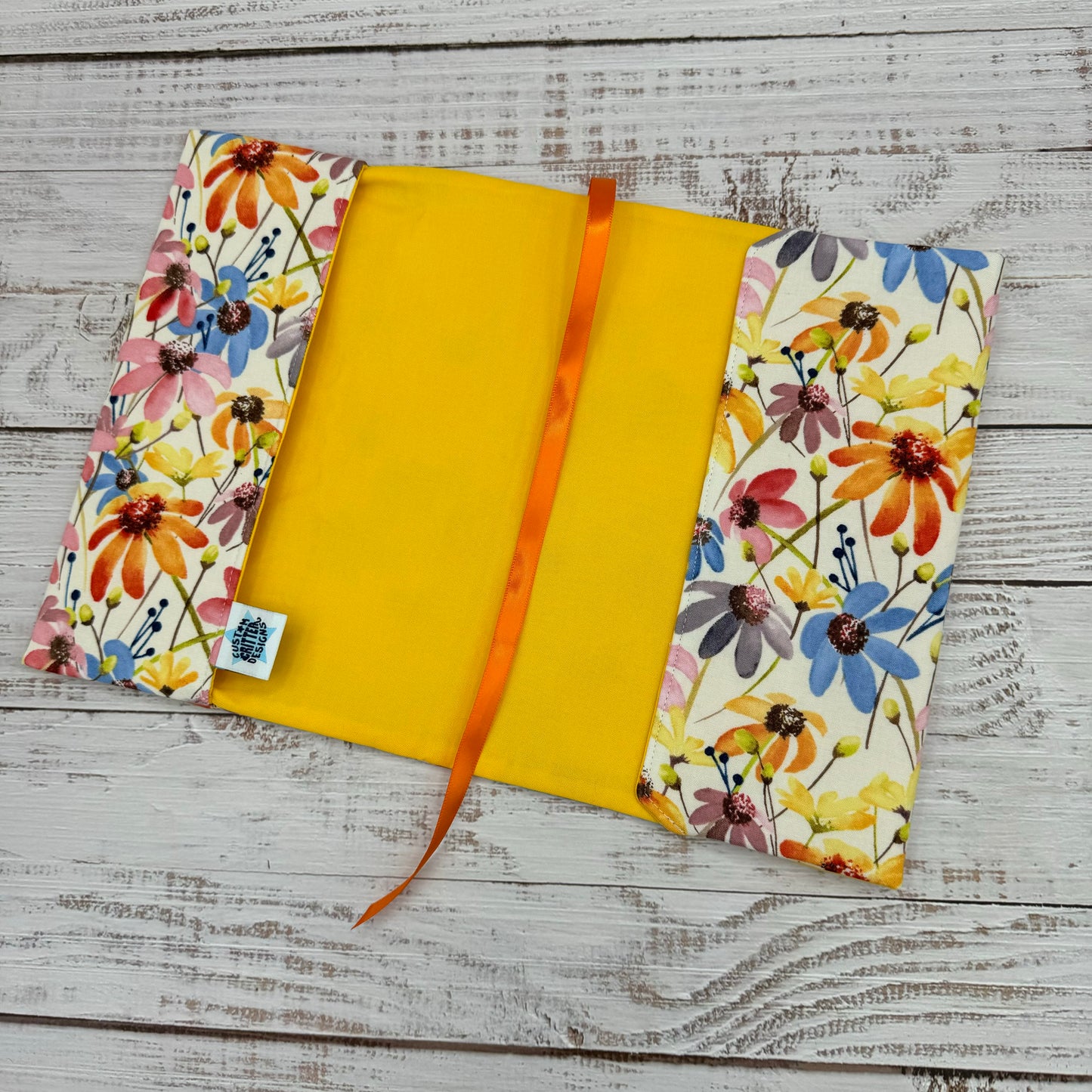 Watercolor Daisies - Adjustable Dust Jacket, Book Cover