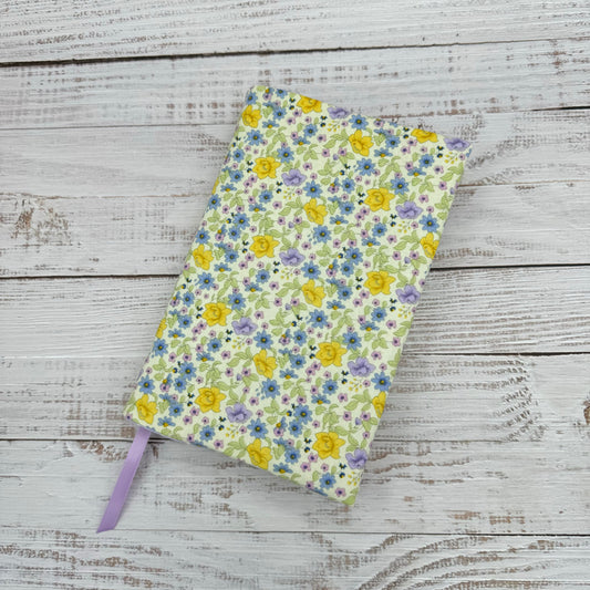 Ditsy Florals -  Adjustable Dust Jacket, Book Cover