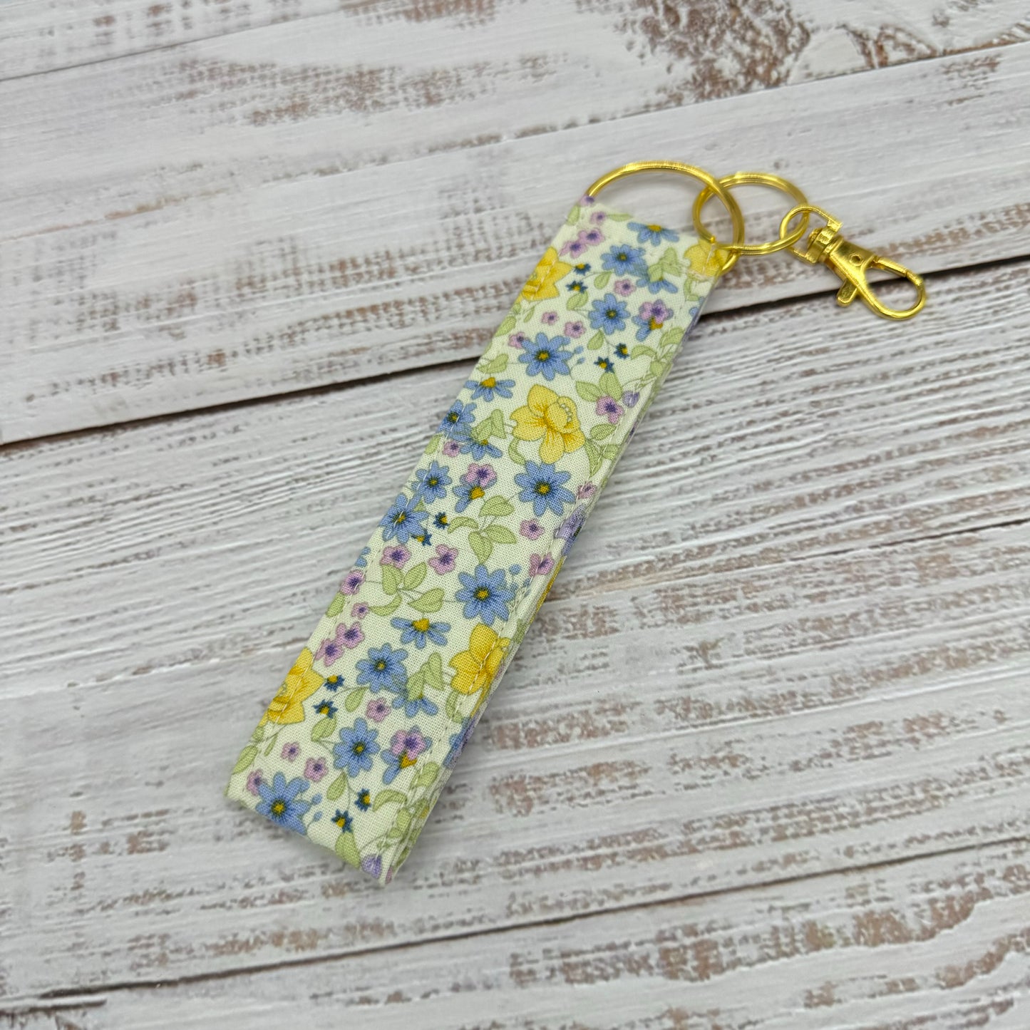 Ditsy Florals - Wristlet Keychain
