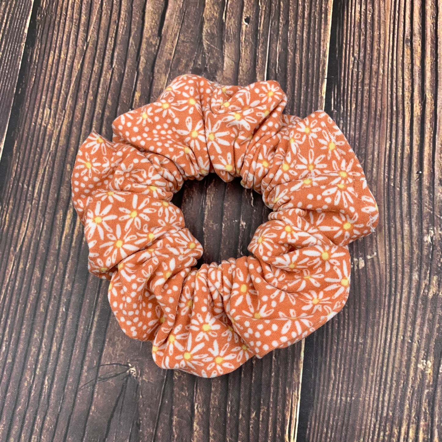 Coral Daisy - Scrunchies