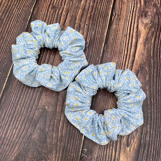 Light Blue Daisy - Scrunchies